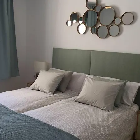 Clara's Sun Apart. Ii Διαμέρισμα